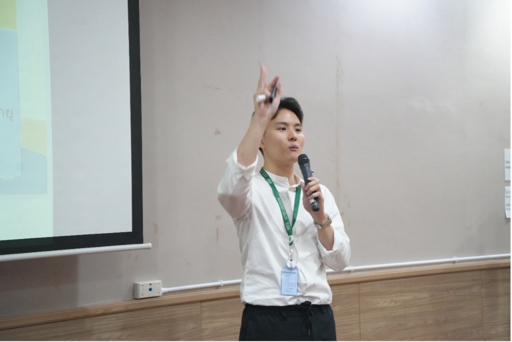 Ergonomic Program Training in Office Workers photo 2